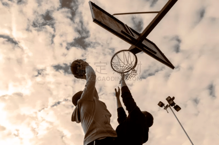 《无用之人：登神长阶》发售 国产奇幻风背包管理游戏